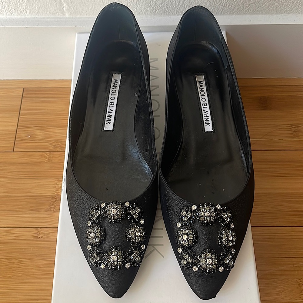 Manolo Blahnik Women’s Black Tessuto Hangisiflat Ballerina Flats.